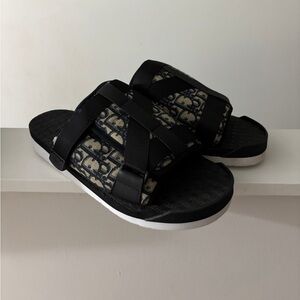 Dior alpha slides size 11
